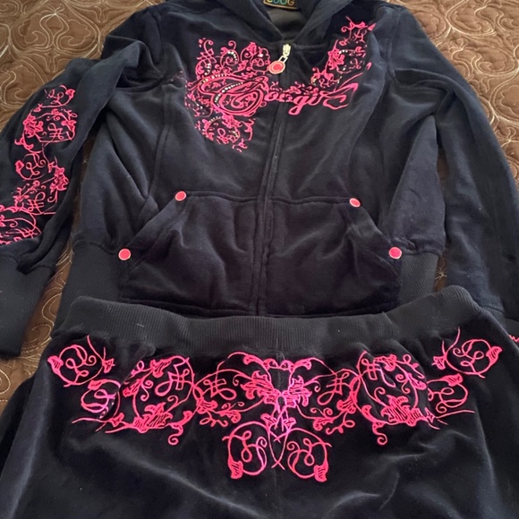 Women’s Coogie Velour Tracksuit - Picture 7 of 17